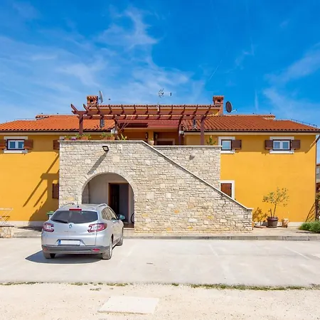 Rona Jm 38 아파트 *